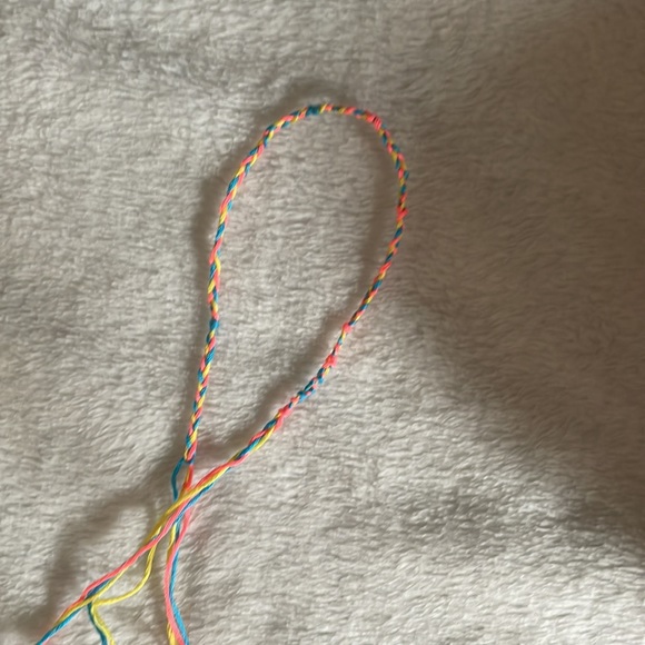 String bracelets - Picture 3 of 3